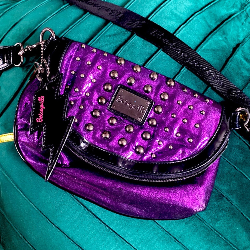 RARE Betsy Johnson/Betsyville shiny purple crossbody purse.